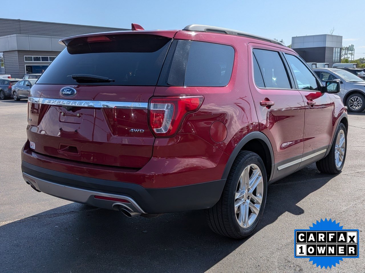 Certified 2017 Ford Explorer XLT w/ Equipment Group 202A AWD/4WD image 4