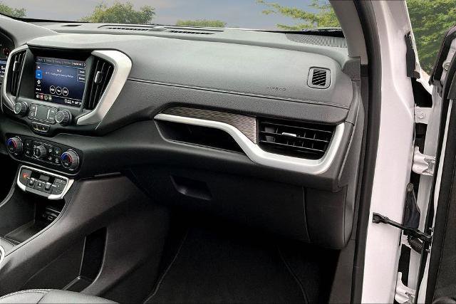 Used 2024 GMC Terrain SLT AWD/4WD image 16