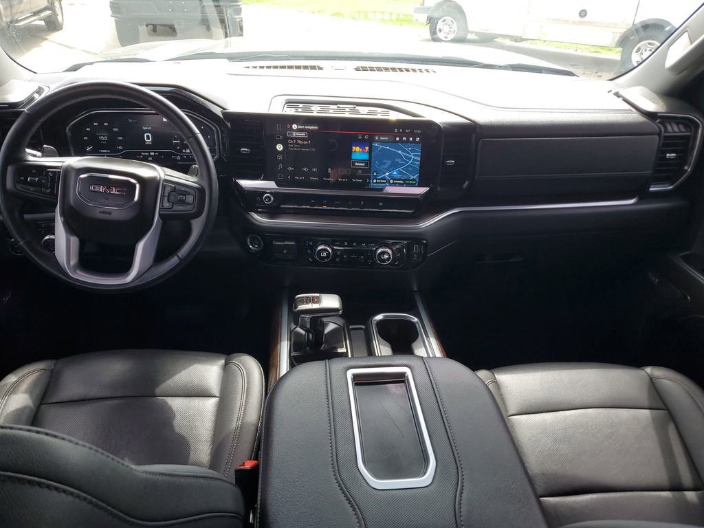 Used 2022 GMC Sierra 1500 SLT w/ SLT Premium Package AWD/4WD image 11