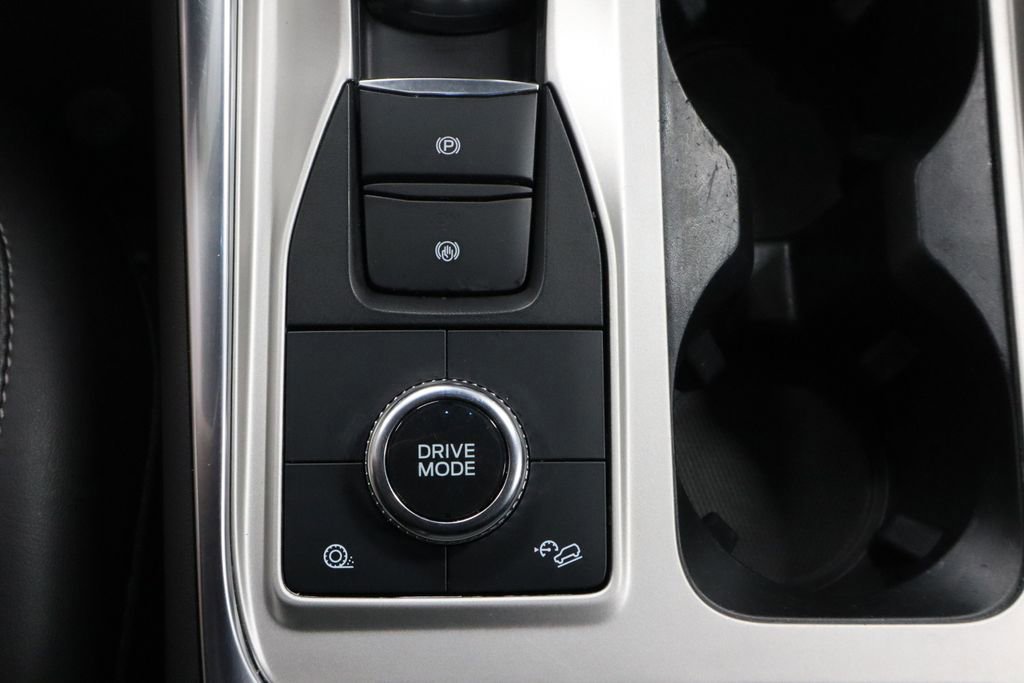 Certified 2022 Ford Explorer XLT w/ Equipment Group 202A image 34