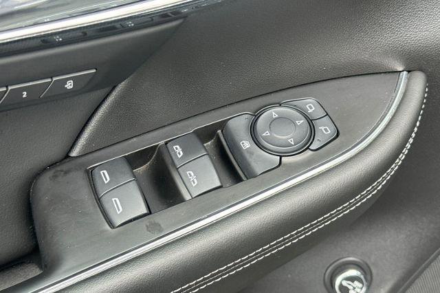 Used 2023 Buick Envision Essence w/ Sport Touring Package image 17