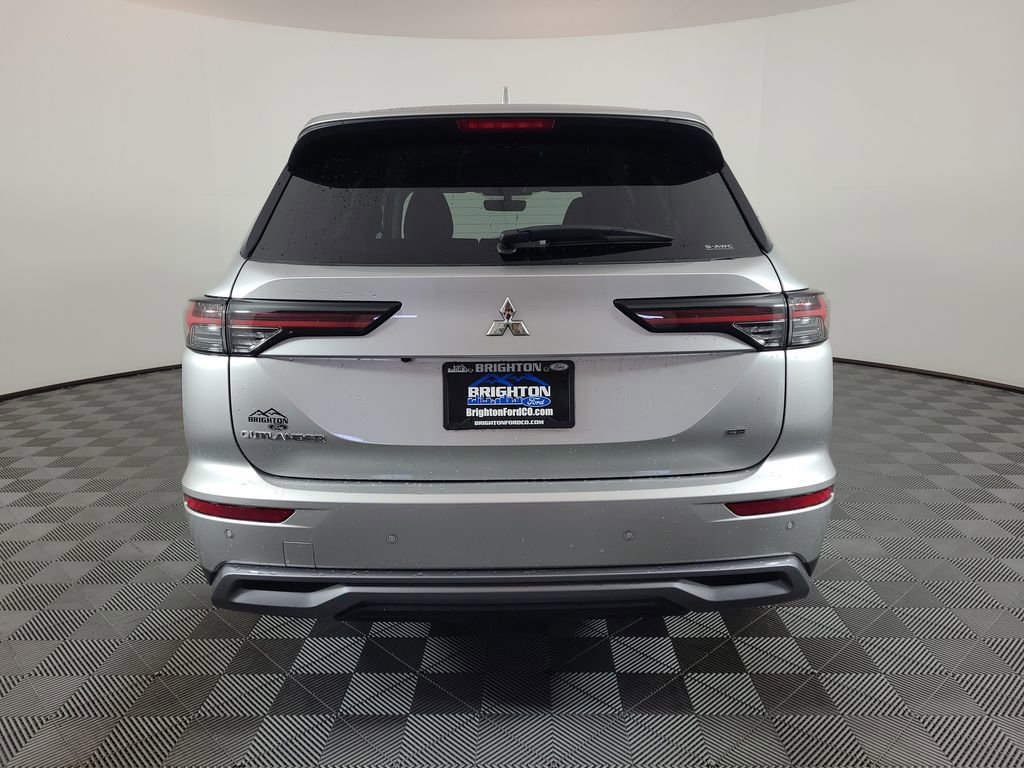 Used 2025 Mitsubishi Outlander AWD image 4