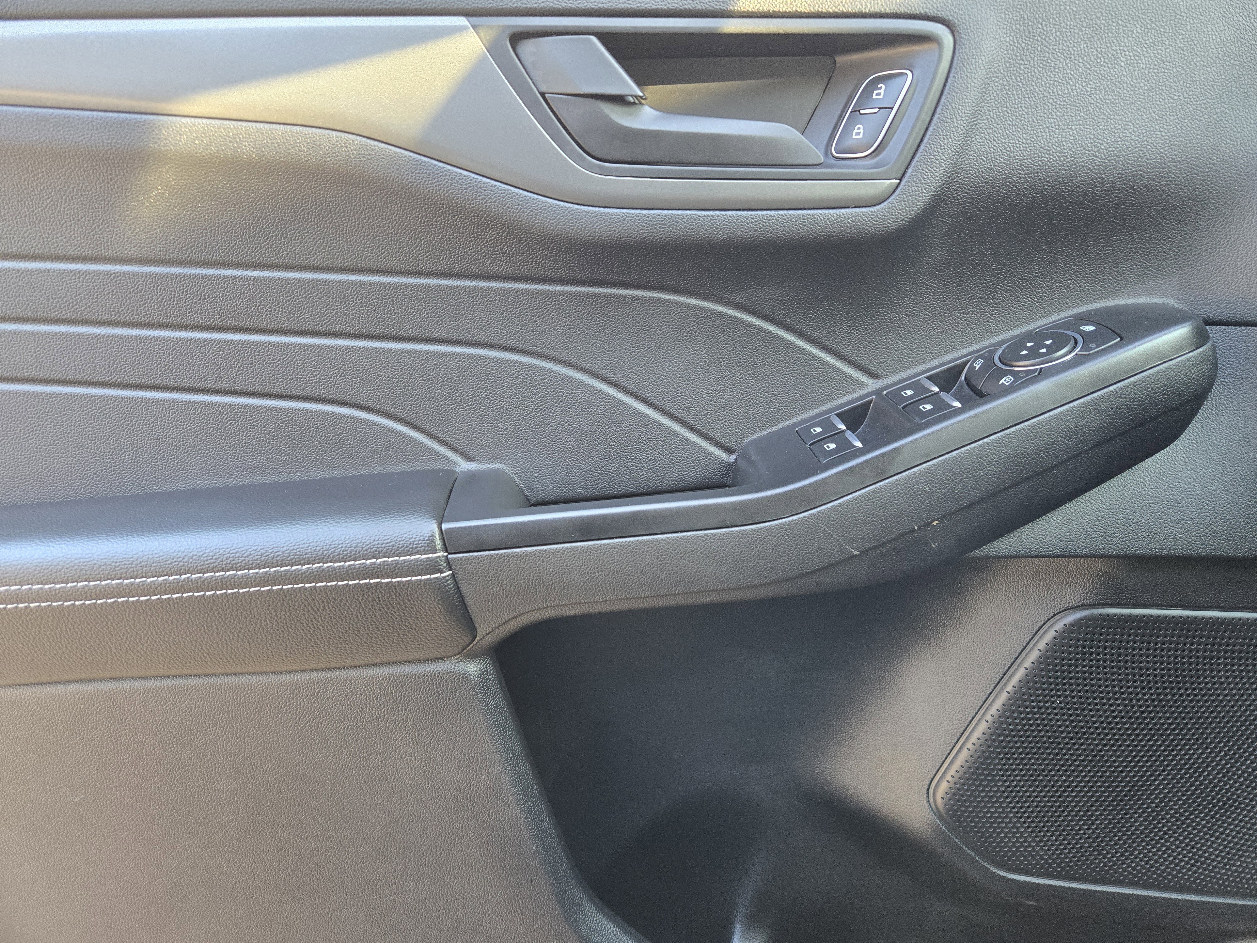 Certified 2025 Ford Escape Active image 15