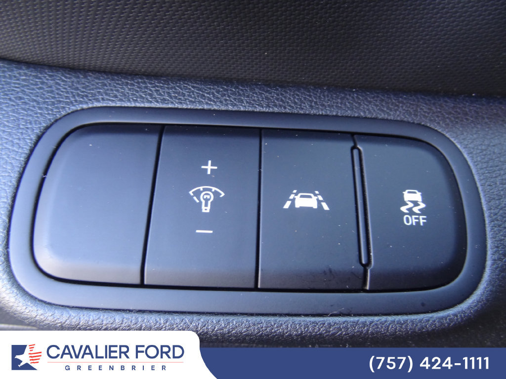 Used 2022 Hyundai Venue SEL FWD image 17