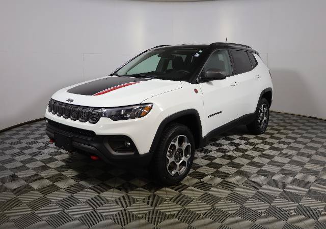 Used 2022 Jeep Compass Trailhawk AWD/4WD image 3