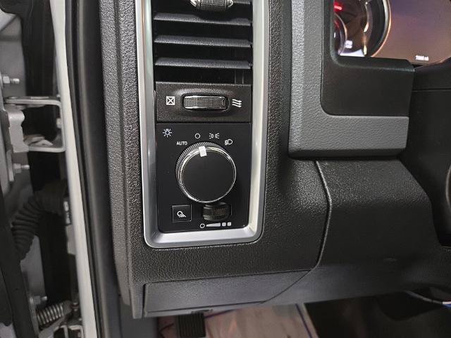 Used 2019 RAM 1500 Classic SLT w/ Luxury Group AWD/4WD image 36