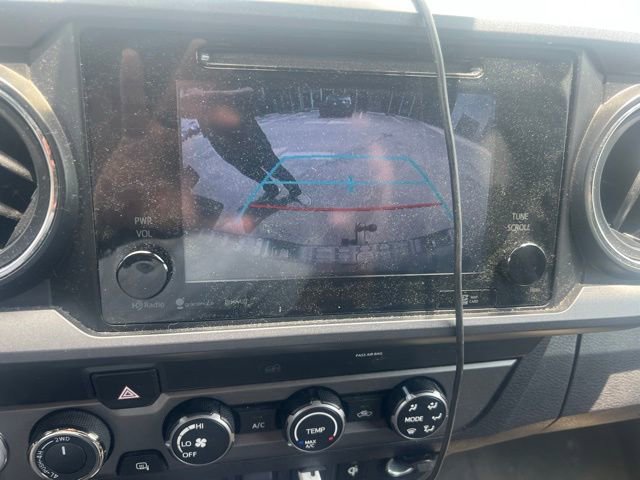 Used 2019 Toyota Tacoma TRD Sport AWD/4WD image 12
