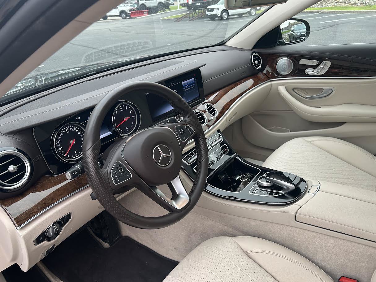 Used 2018 Mercedes-Benz E 300 4MATIC image 8