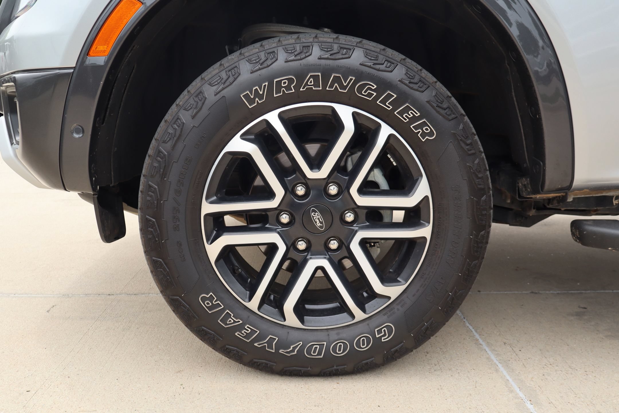Certified 2024 Ford Ranger Lariat w/ FX4 Off-Road Package AWD/4WD image 11