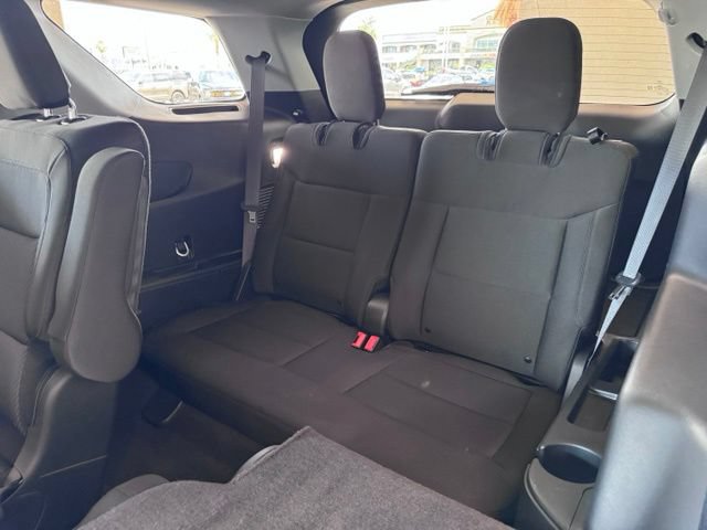 Certified 2024 Ford Explorer XLT RWD image 13