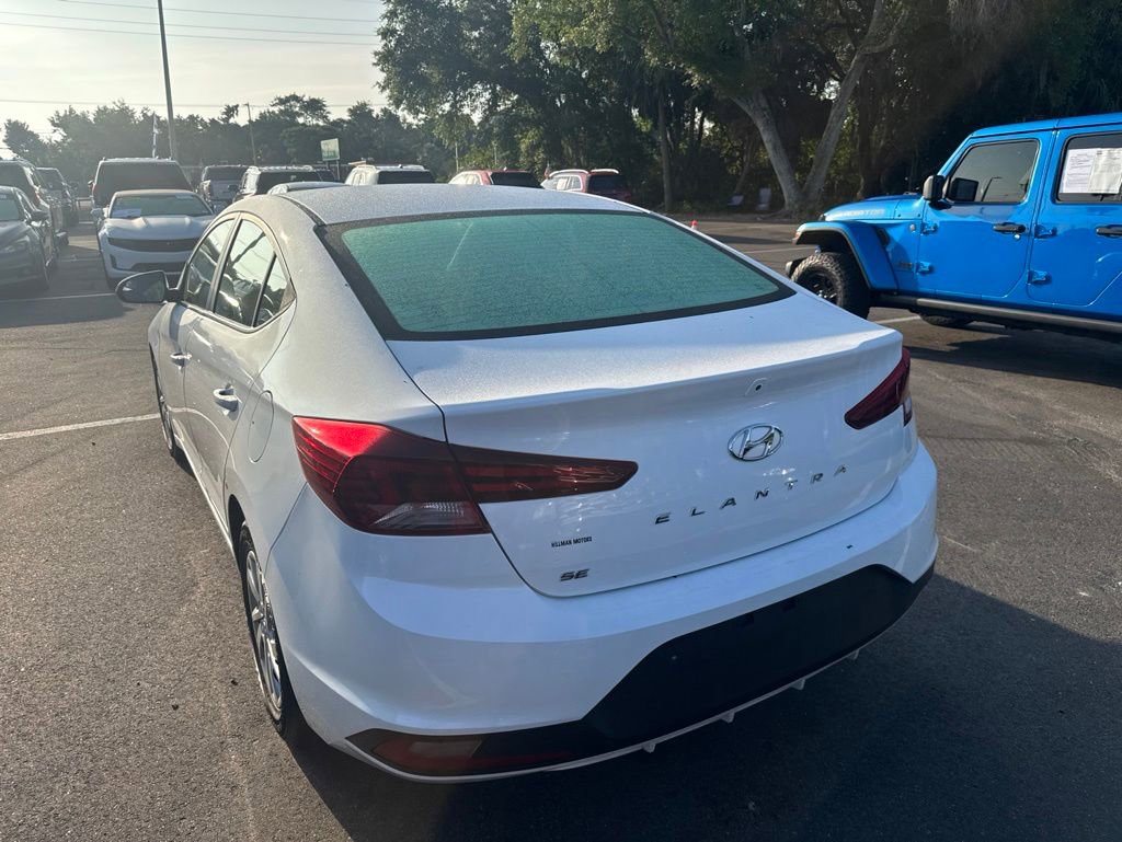 Used 2020 Hyundai Elantra SE w/ Cargo Package (C1) FWD image 3