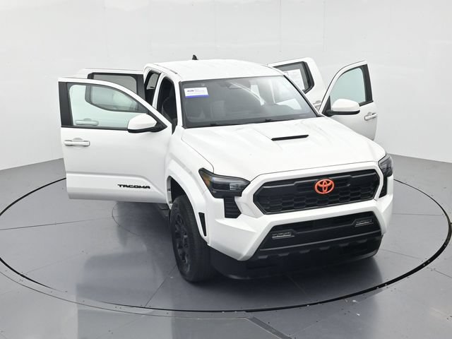 Used 2025 Toyota Tacoma TRD Sport AWD/4WD image 46