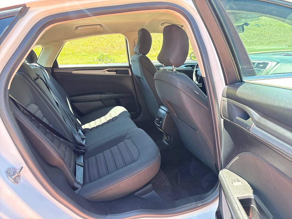 Certified 2018 Ford Fusion SE w/ Fusion SE Technology Package FWD image 25