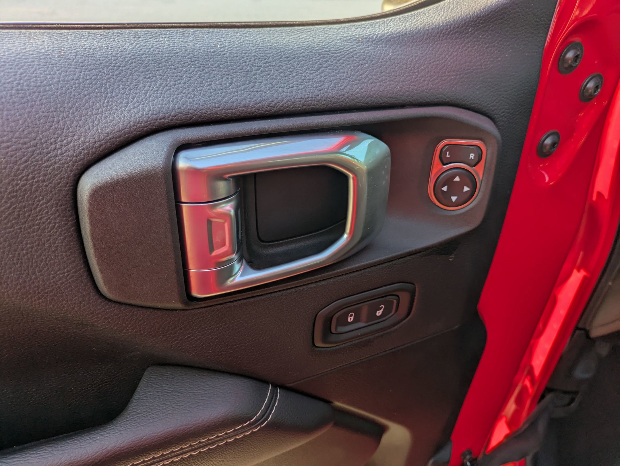 Used 2020 Jeep Wrangler Unlimited Sahara image 17