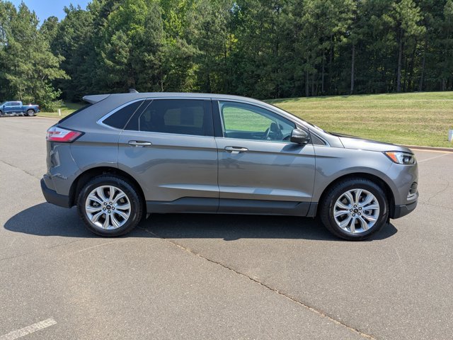 Certified 2023 Ford Edge Titanium AWD/4WD image 11
