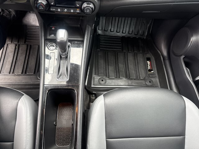 Used 2021 Nissan Kicks SR w/ SR Premium Package FWD image 25