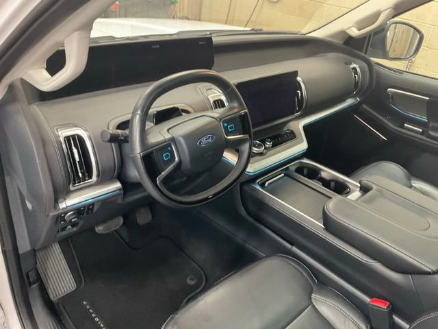 Certified 2025 Ford Expedition Max Platinum image 6