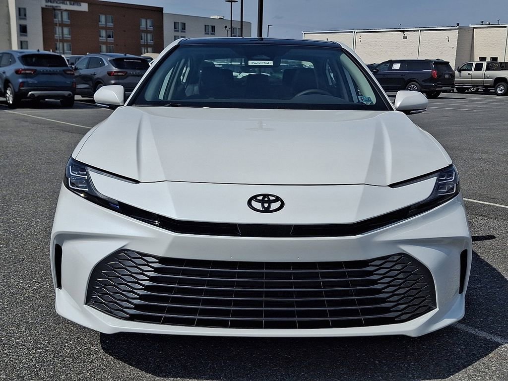 Used 2026 Toyota Camry XLE AWD/4WD image 2