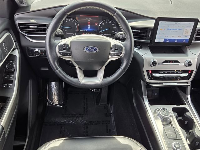 Certified 2022 Ford Explorer XLT w/ Equipment Group 202A AWD/4WD image 11