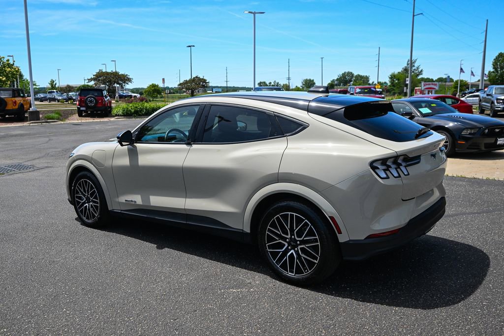 Certified 2025 Ford Mustang Mach-E Premium AWD/4WD image 7