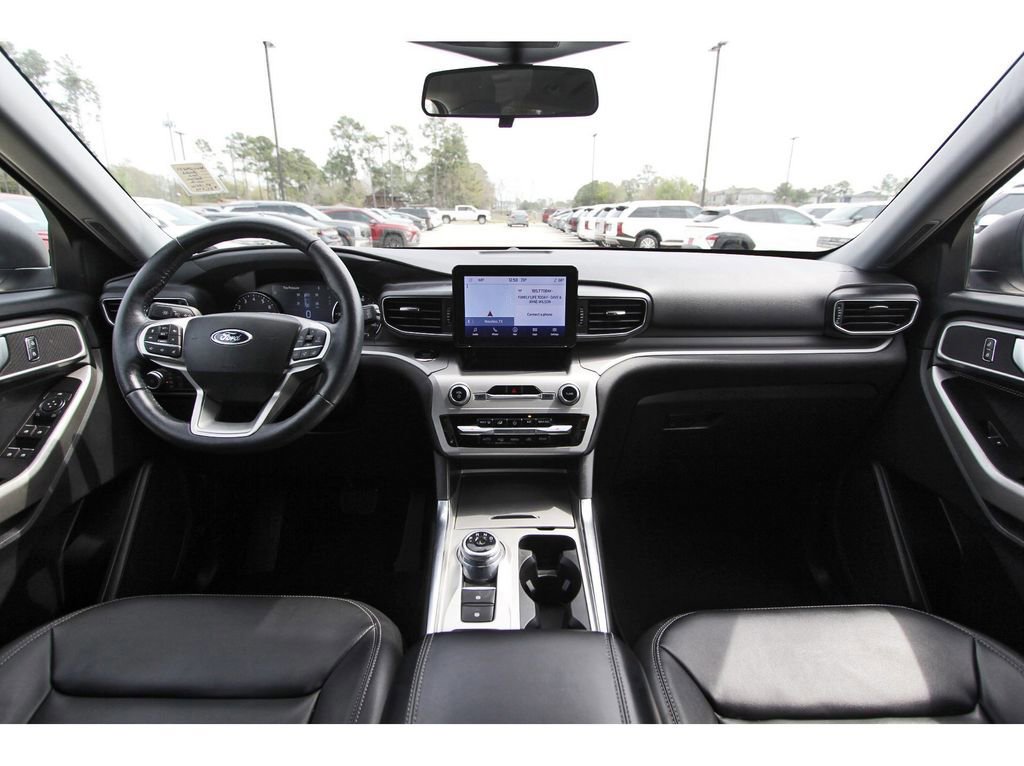 Certified 2022 Ford Explorer XLT w/ Equipment Group 202A image 13