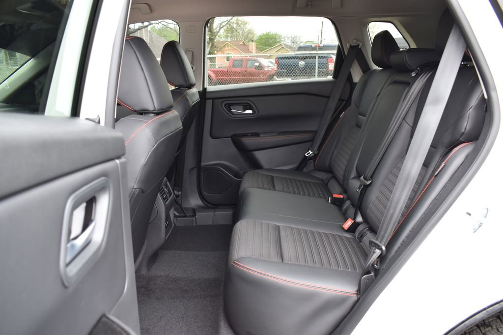 Used 2025 Nissan Rogue SV w/ Rock Creek Premium Package image 10