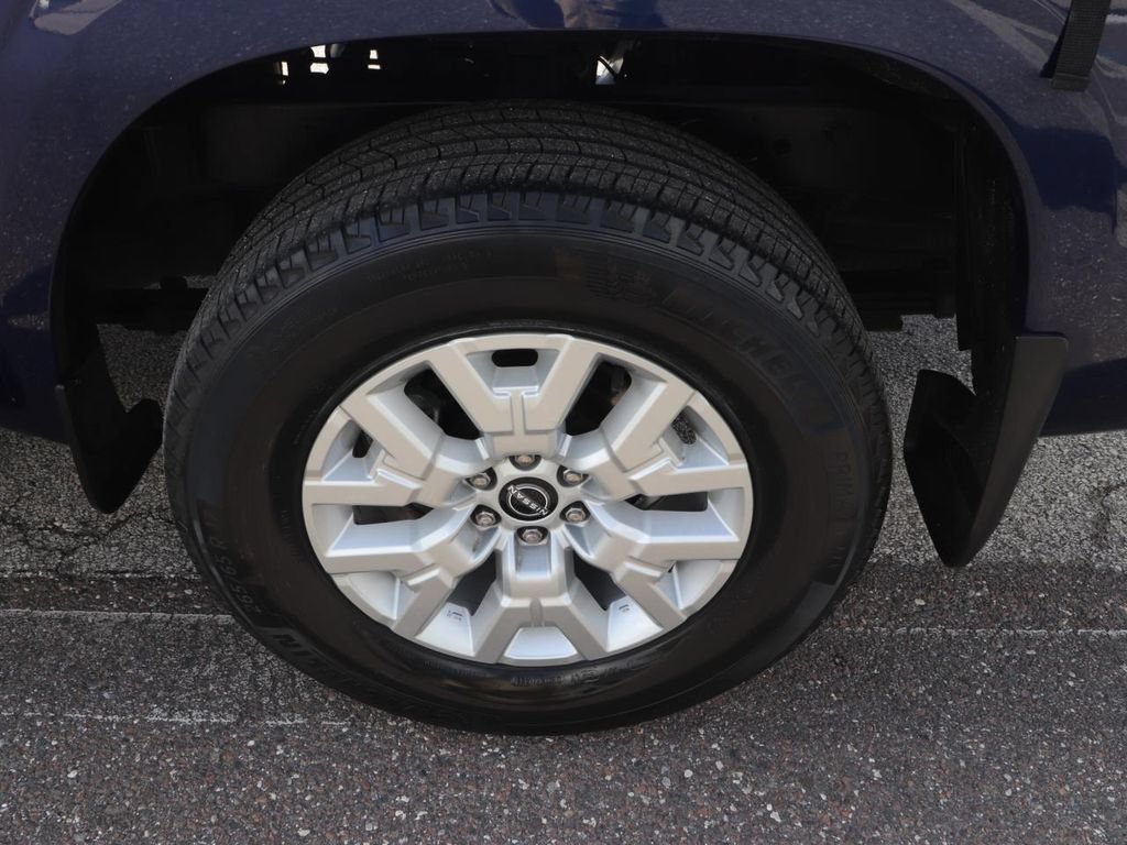 Used 2022 Nissan Frontier SV RWD image 14