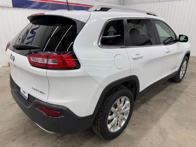 Used 2017 Jeep Cherokee Limited w/ Luxury Group AWD/4WD image 8