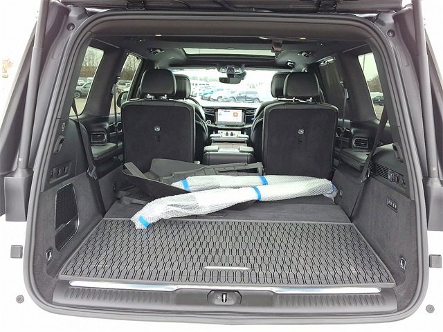 Used 2022 Jeep Grand Wagoneer Series I w/ HD Trailer Tow Package image 28