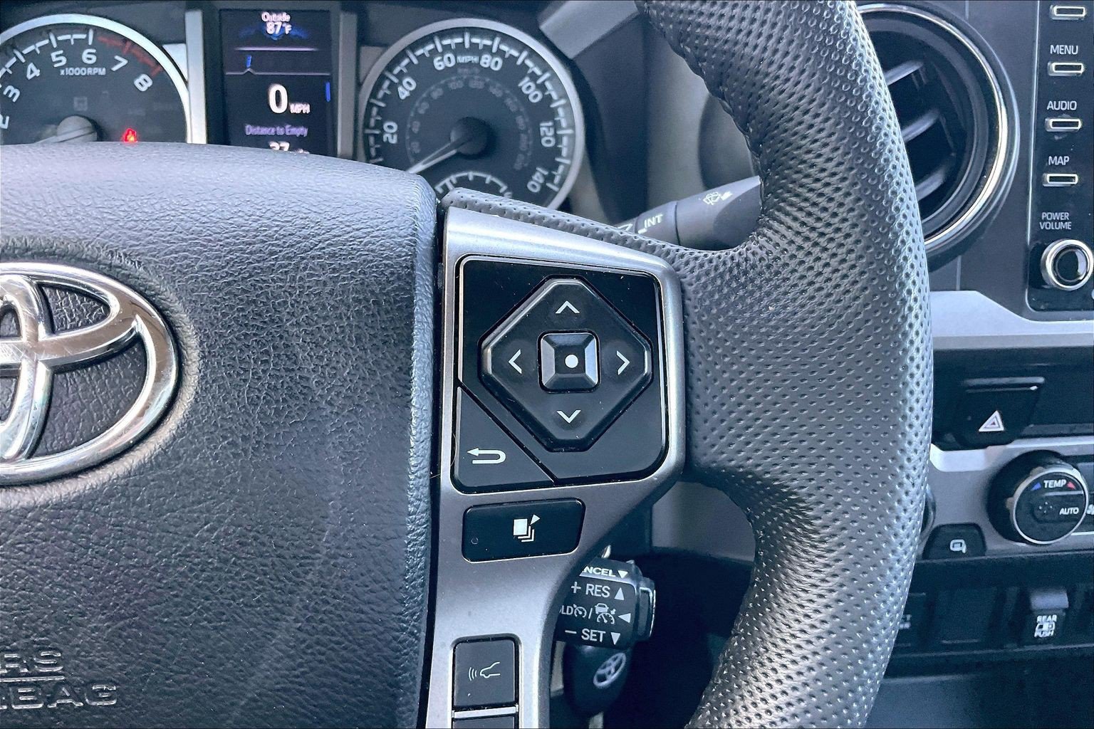Used 2022 Toyota Tacoma SR5 AWD/4WD image 18