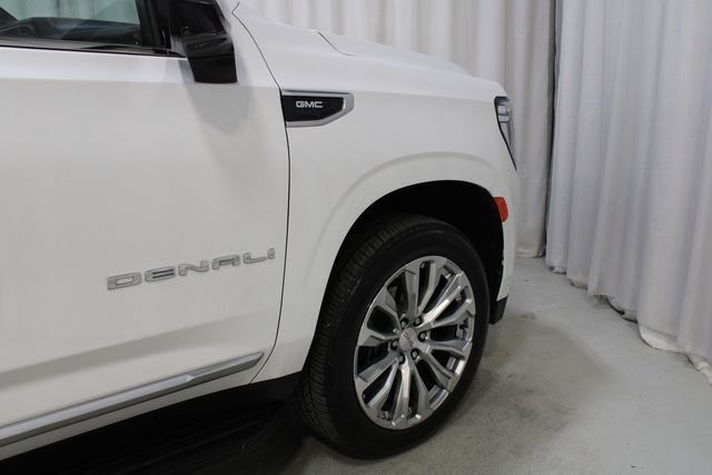 Used 2024 GMC Yukon Denali w/ Advanced Technology Package AWD/4WD image 29