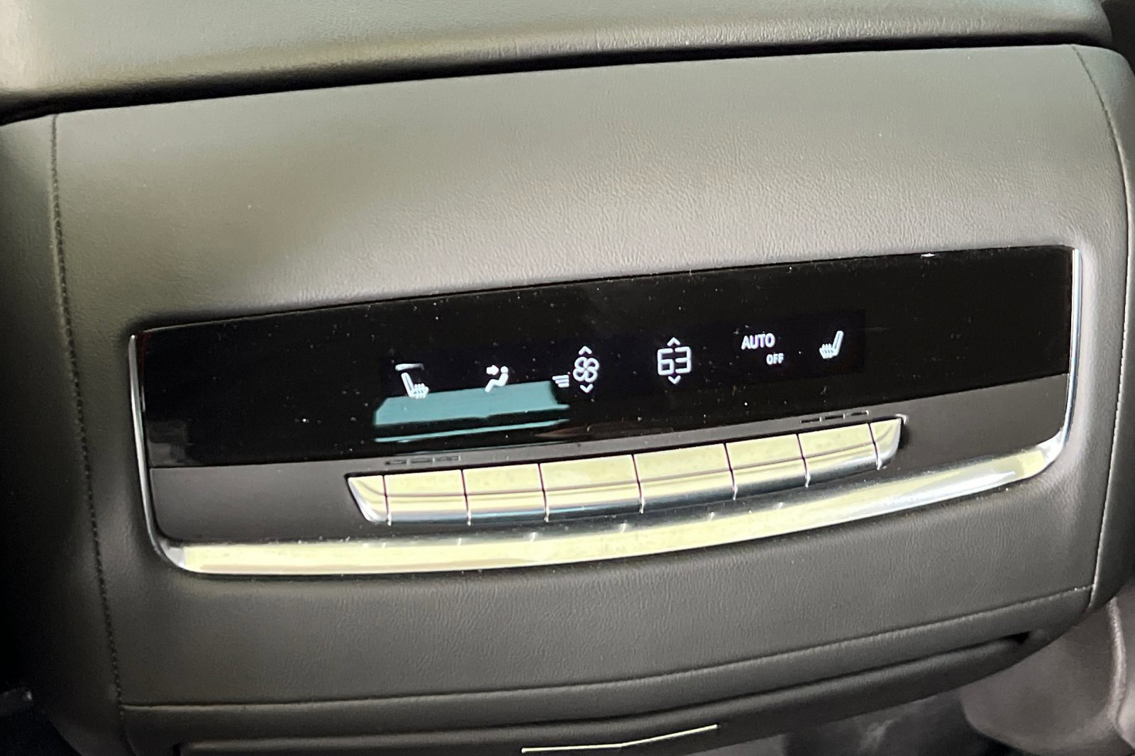 Used 2021 Cadillac Escalade Sport w/ Driver Assist Tech Package image 13