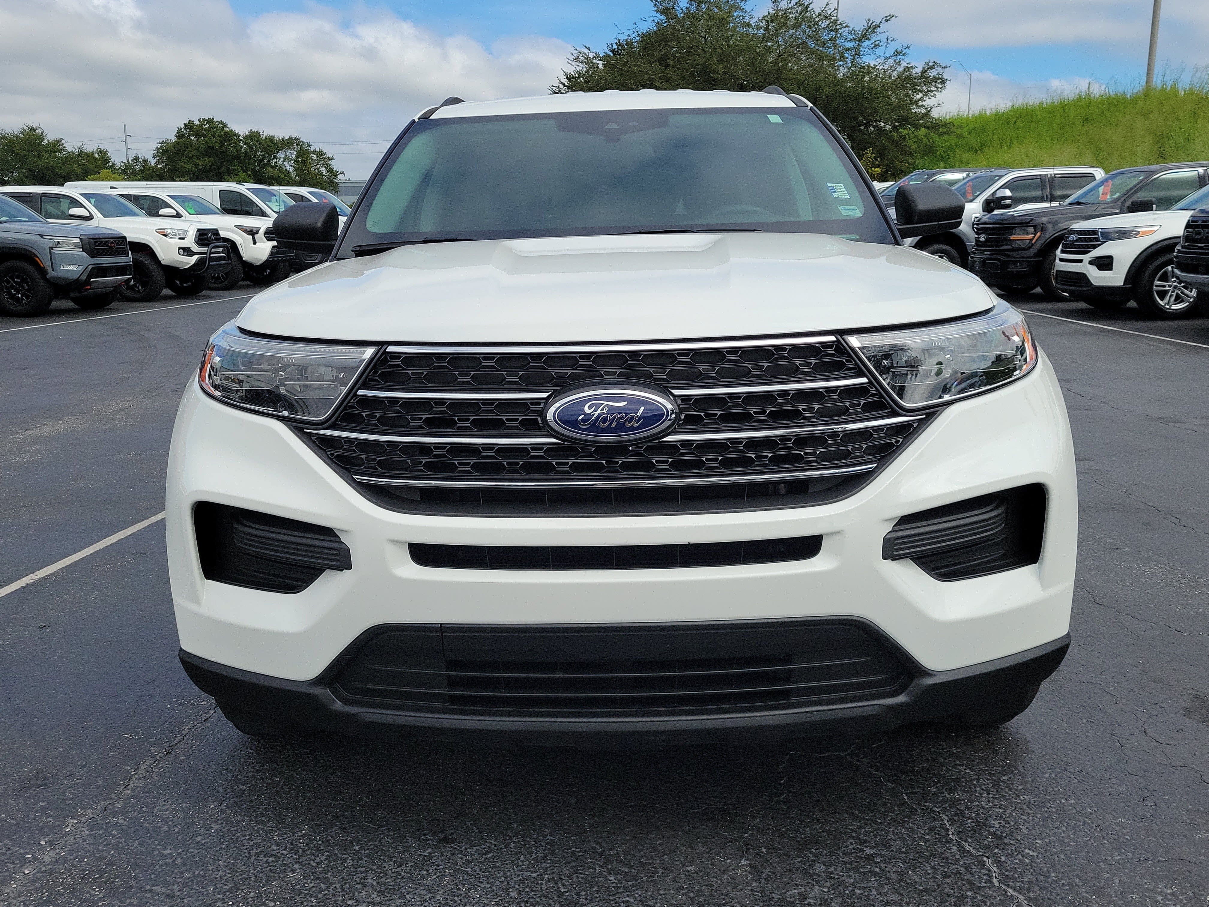 Certified 2024 Ford Explorer XLT RWD image 2