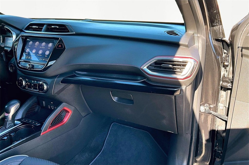 Used 2022 Chevrolet TrailBlazer RS w/ Technology Package image 17