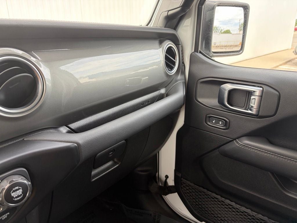 Used 2022 Jeep Gladiator Overland w/ Cold Weather Group AWD/4WD image 33