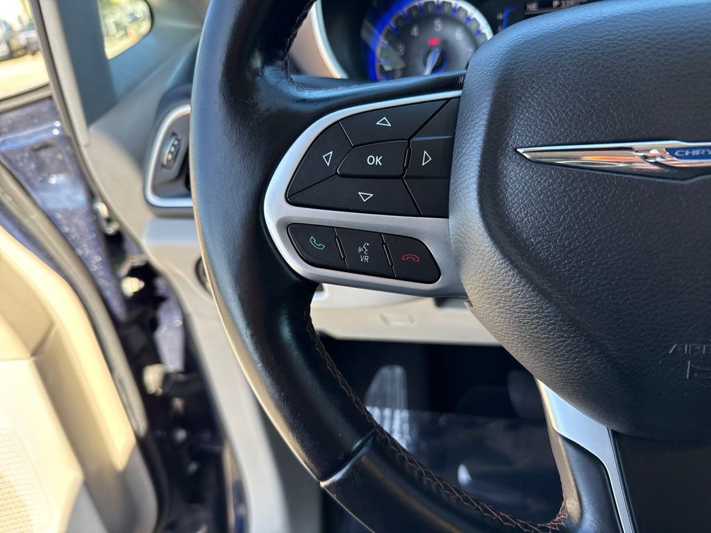 Used 2017 Chrysler Pacifica Touring-L w/ 13 Speaker Alpine Sound Group image 14