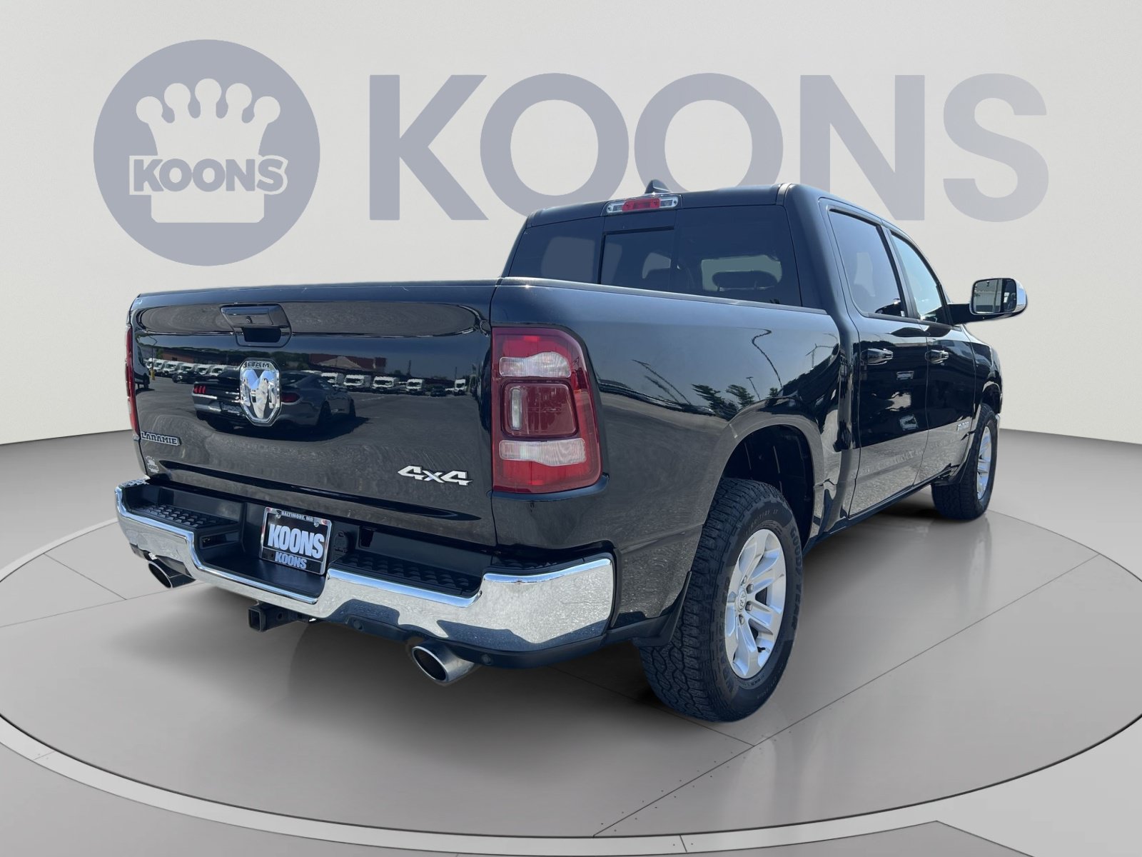 Used 2024 RAM 1500 Laramie AWD/4WD image 7