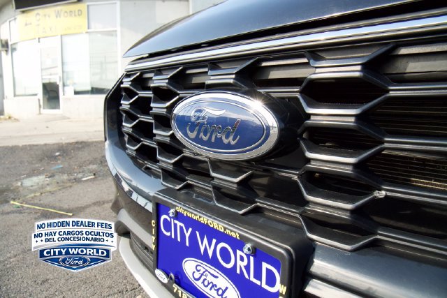 Certified 2025 Ford Escape ST-Line Select AWD/4WD image 9