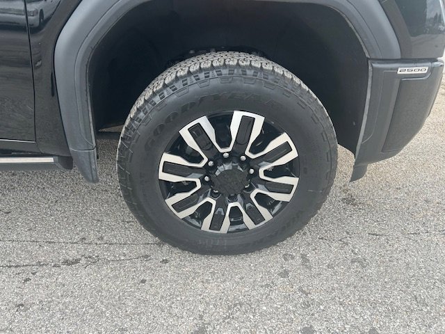 Used 2024 GMC Sierra 2500 Denali Ultimate AWD/4WD image 3