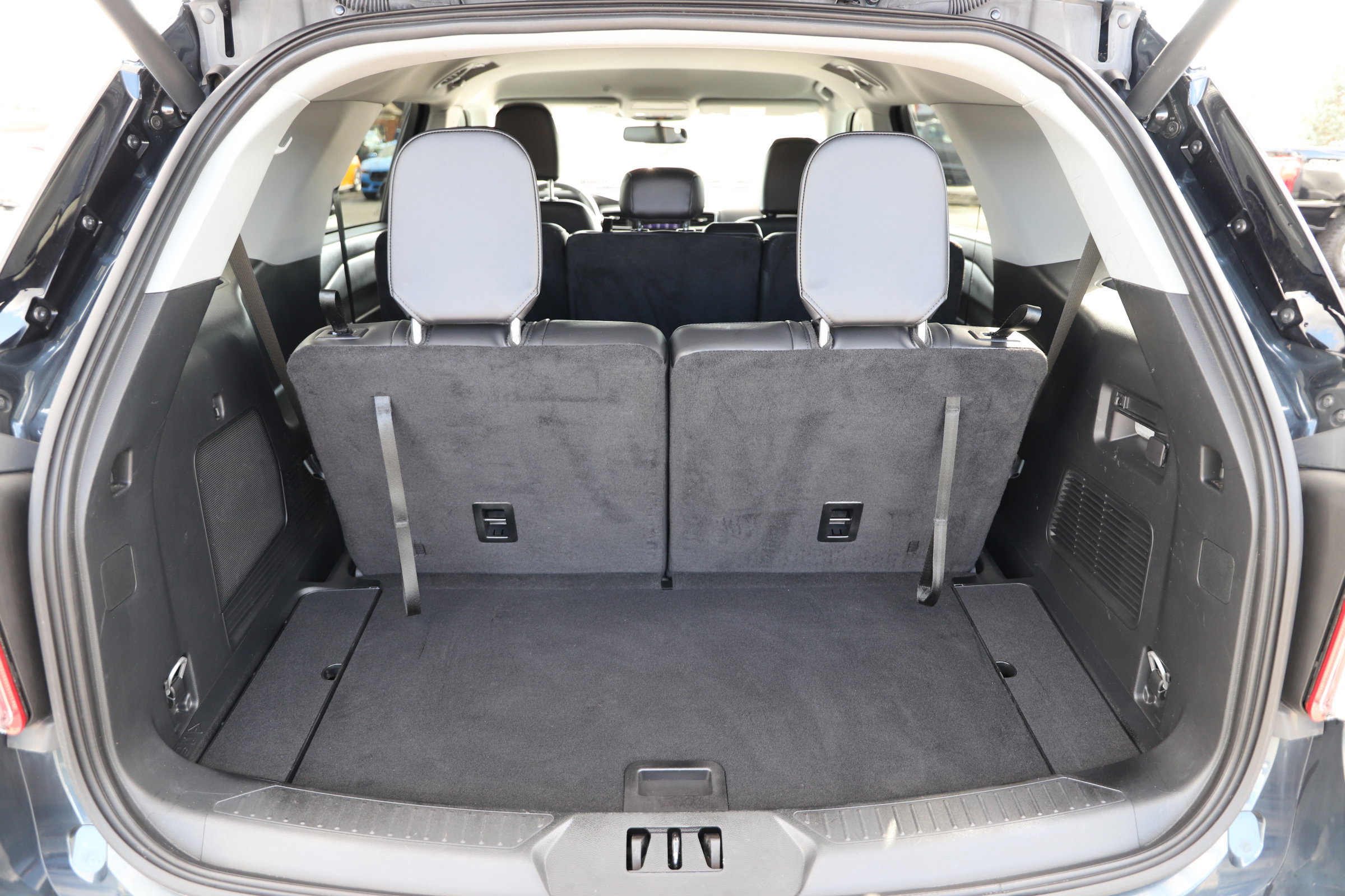 Certified 2023 Ford Explorer XLT w/ Equipment Group 202A image 8