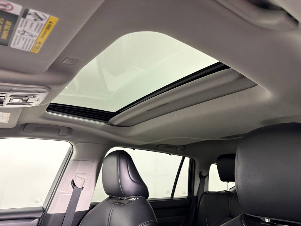 Used 2021 Toyota Highlander XLE image 26