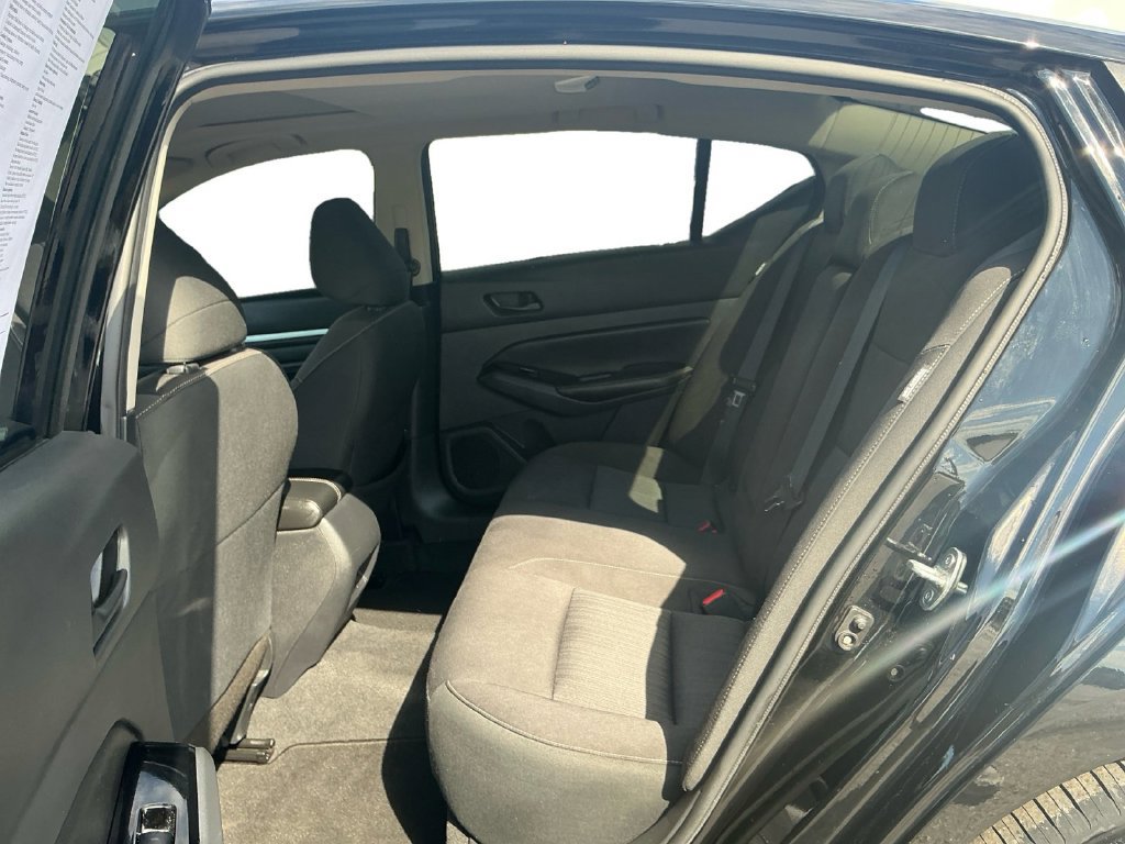 Used 2023 Nissan Altima 2.5 SV FWD image 21