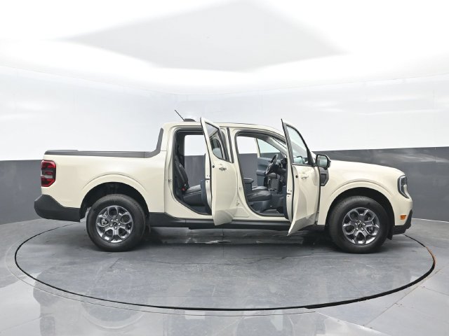 Certified 2025 Ford Maverick Lariat w/ Black Appearance Package AWD/4WD image 26