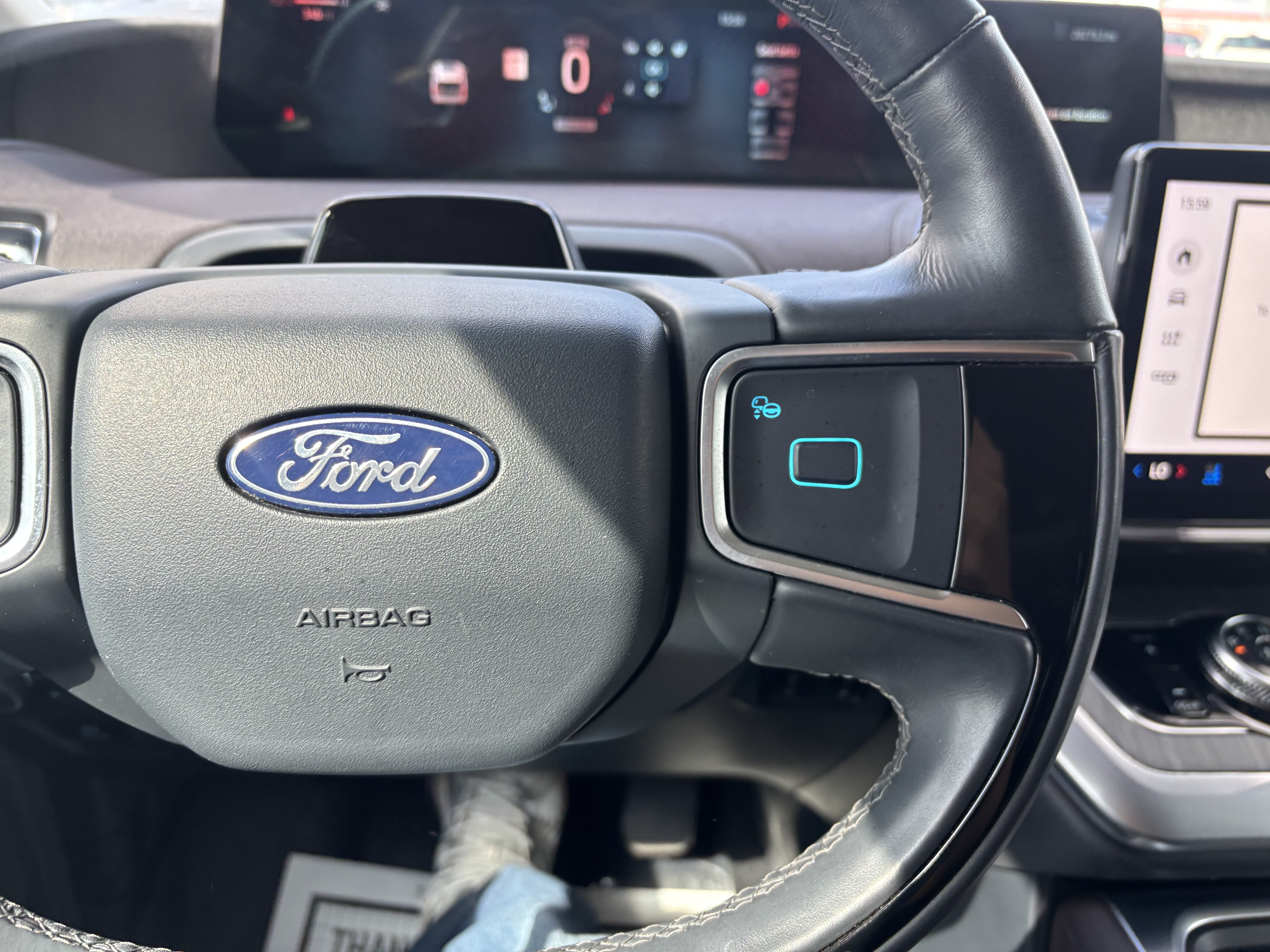 Certified 2025 Ford Expedition Max Platinum w/ Platinum Ultimate Package AWD/4WD image 31