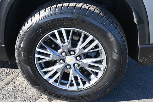 Used 2024 Chevrolet Traverse LS image 16