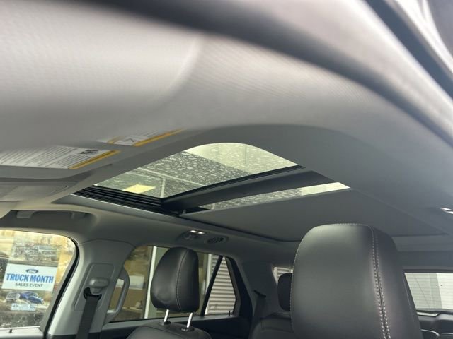 Certified 2022 Ford Explorer XLT w/ Equipment Group 202A image 14