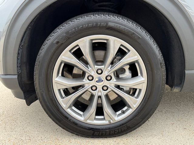 Certified 2022 Ford Explorer XLT w/ Equipment Group 202A AWD/4WD image 8