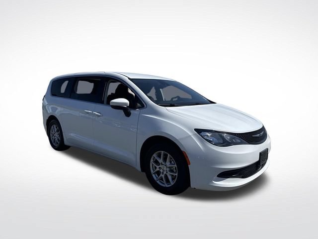 Used 2023 Chrysler Voyager LX FWD image 11