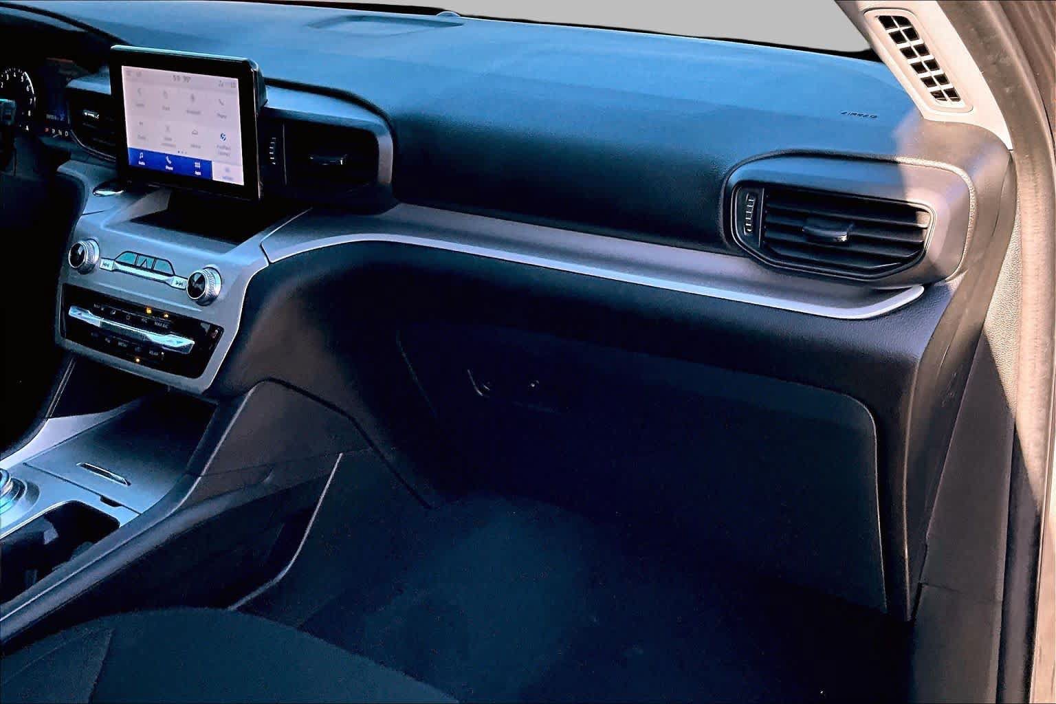Certified 2023 Ford Explorer XLT RWD image 19