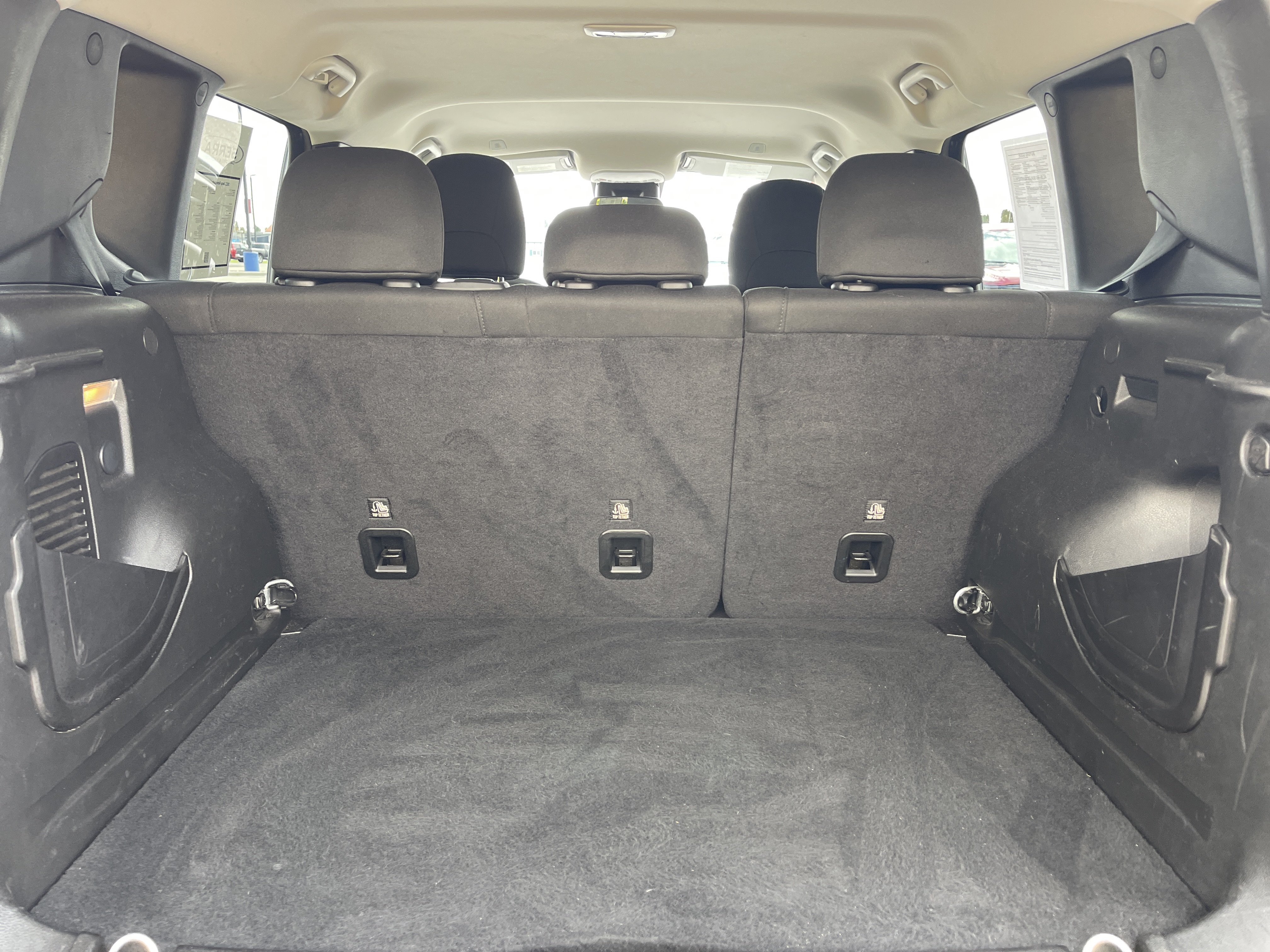Used 2023 Jeep Renegade Latitude AWD/4WD image 10